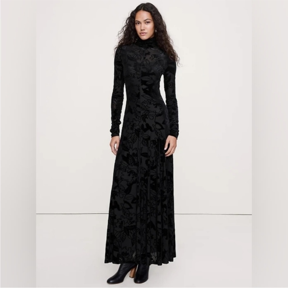 NWT! Banana Republic Black Floral Burnout Velvet Maxi Dress - Size XL